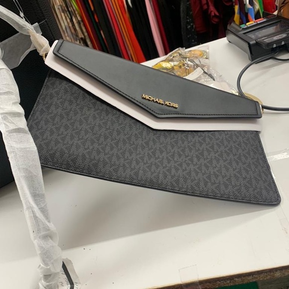 NWT Micheal Kors 3 Piece Purse - Picture 2 of 4